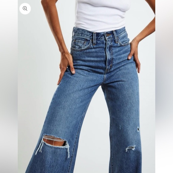 NWOT Levi’s High Loose Flare Ripped Distressed Ultra High Rise Jeans Size 27 - Picture 5 of 16